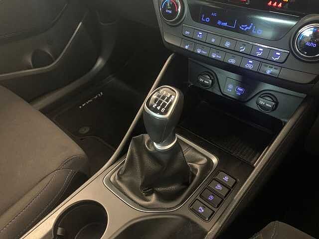 Hyundai TUCSON 1.7 CRDi Blue Drive Go SE 5dr 2WD White