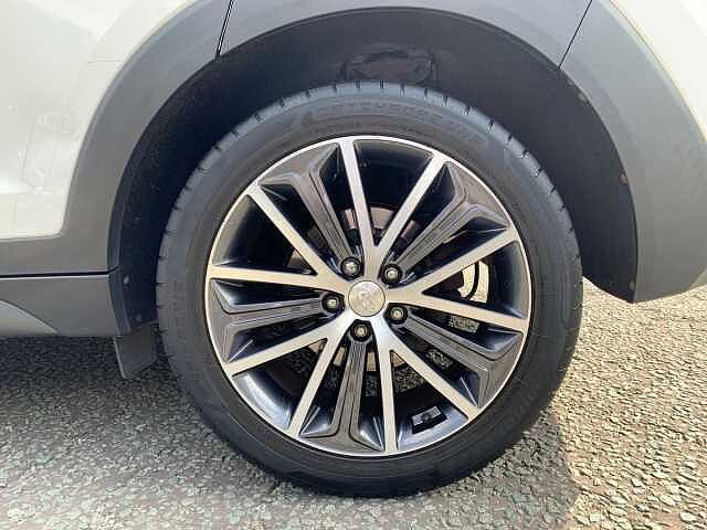 Hyundai TUCSON 1.7 CRDi Blue Drive Go SE 5dr 2WD White