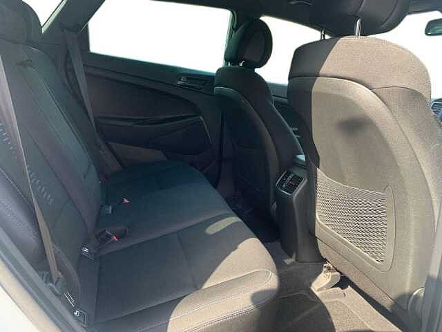 Hyundai TUCSON 1.7 CRDi Blue Drive Go SE 5dr 2WD White