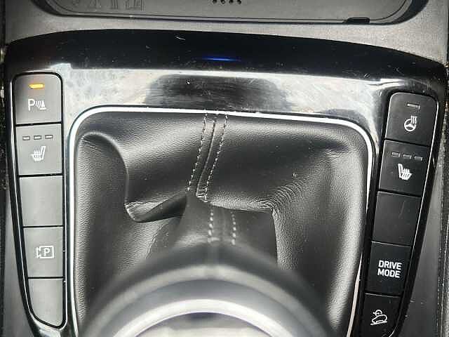 Hyundai TUCSON 1.6 TGDi Premium 5dr 2WD White