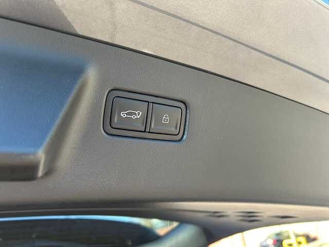 Hyundai Santa Fe 1.6 TGDi Plug-in Hybrid Ultimate 5dr 4WD Auto