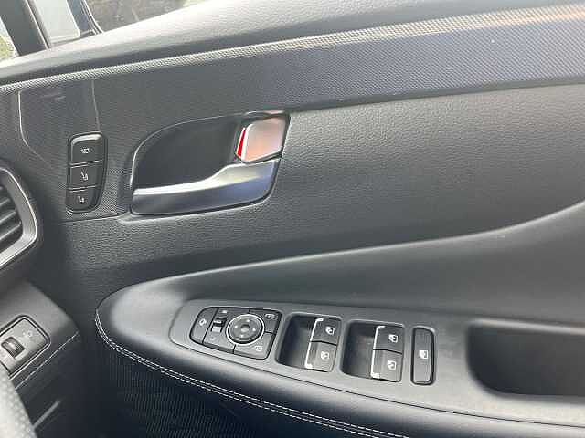 Hyundai Santa Fe 1.6 TGDi Hybrid Ultimate 5dr 4WD Auto