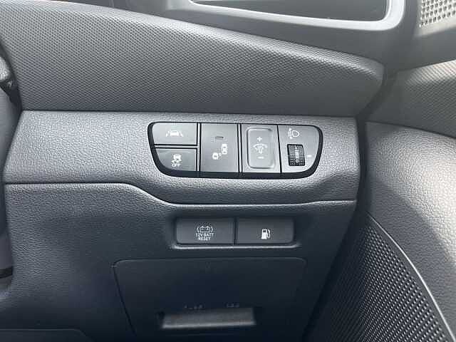 Hyundai Ioniq 1.6 GDi Hybrid Premium SE 5dr DCT