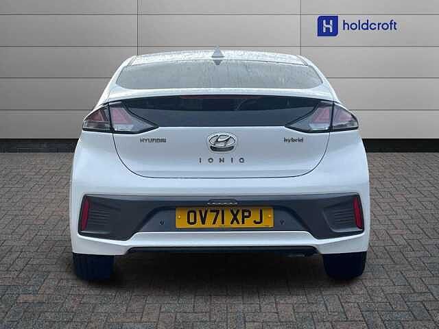 Hyundai Ioniq 1.6 GDi Hybrid Premium SE 5dr DCT