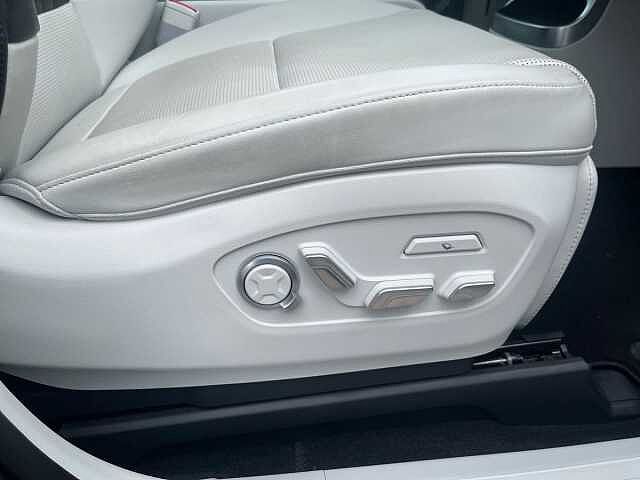 Hyundai Ioniq 9 226kW Calligraphy 110kWh 5dr AWD Auto [6 Seat]